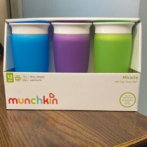 NIB Munchkin Miracle 360° Cups
